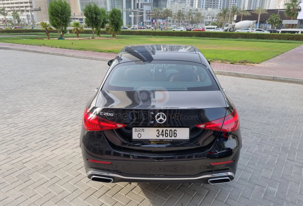 Negro Mercedes Benz C200 2022 for rent in Dubai 5