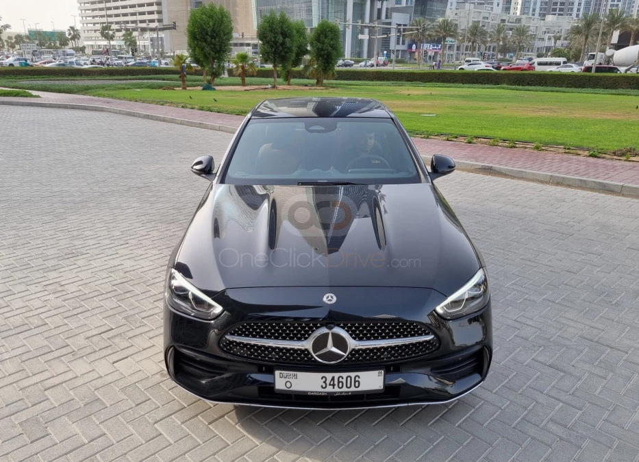 Negro Mercedes Benz C200 2022 for rent in Dubai 4