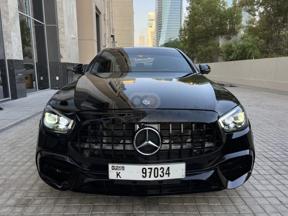 Siyah Mercedes Benz E300 2019 for rent in Dubai 2