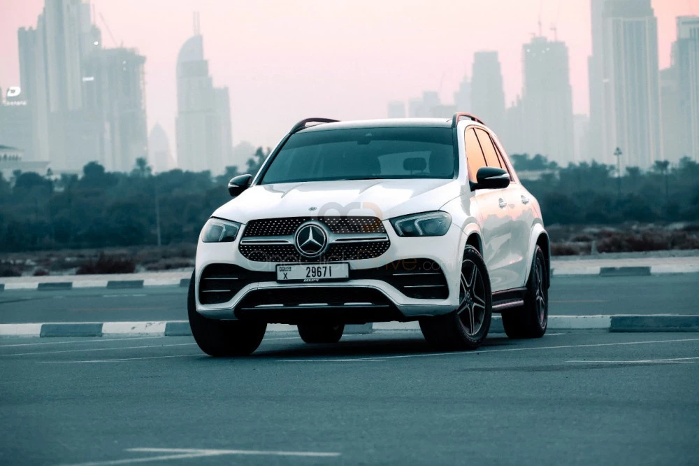 White Mercedes Benz GLE 350 2020 for rent in Abu Dhabi 1