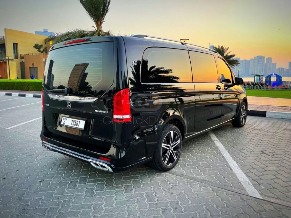 Negro Mercedes Benz Maybach V250 2018 for rent in Dubai 9