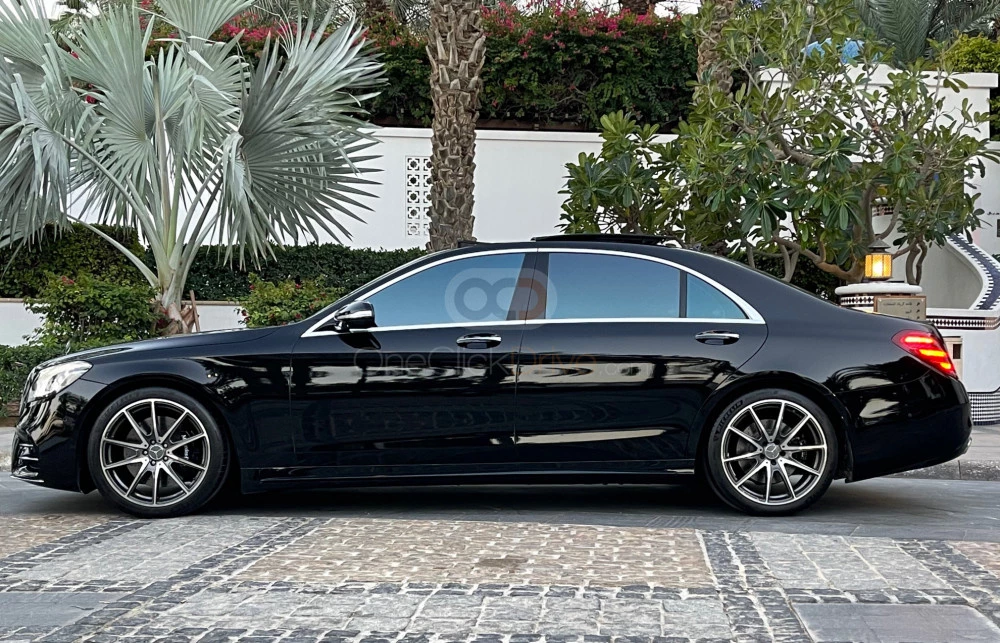 Black Mercedes Benz S560 2016 for rent in Dubai 13
