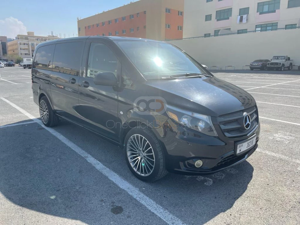 Noir Mercedes Benz Édition V250 VIP 2017 for rent in Dubaï 2