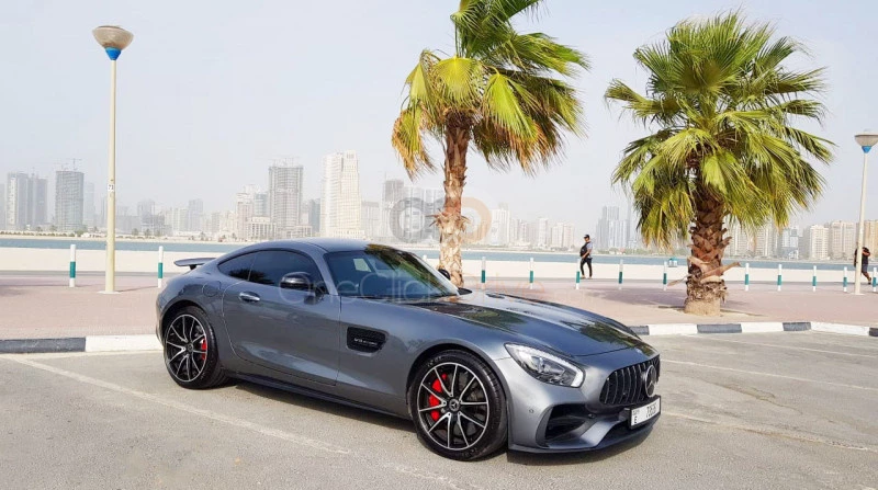 Gri Mercedes Benz AMG GTS 2018 for rent in Dubai 6