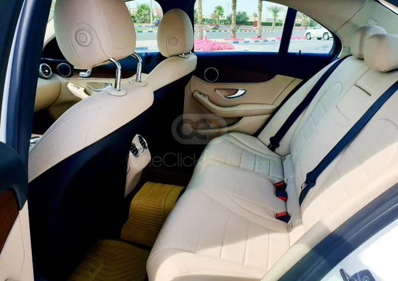Blanco Mercedes Benz C300 2019 for rent in Dubai 4