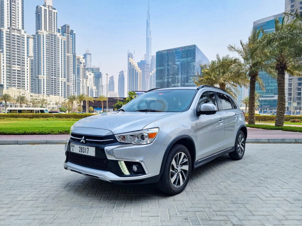 Zilver Mitsubishi ASX 2019 for rent in Abu Dhabi 8