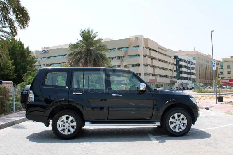 Black Mitsubishi Pajero 2017 for rent in Dubai 2