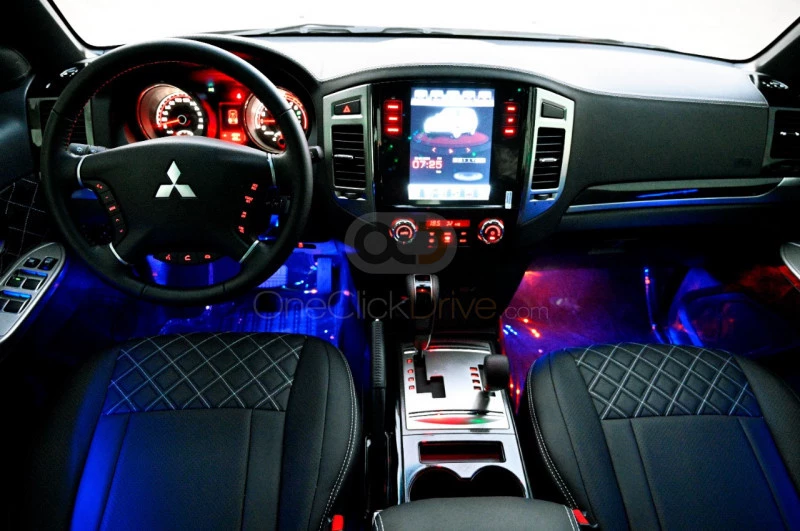 Beyaz Mitsubishi Pajero 2020 for rent in Dubai 3