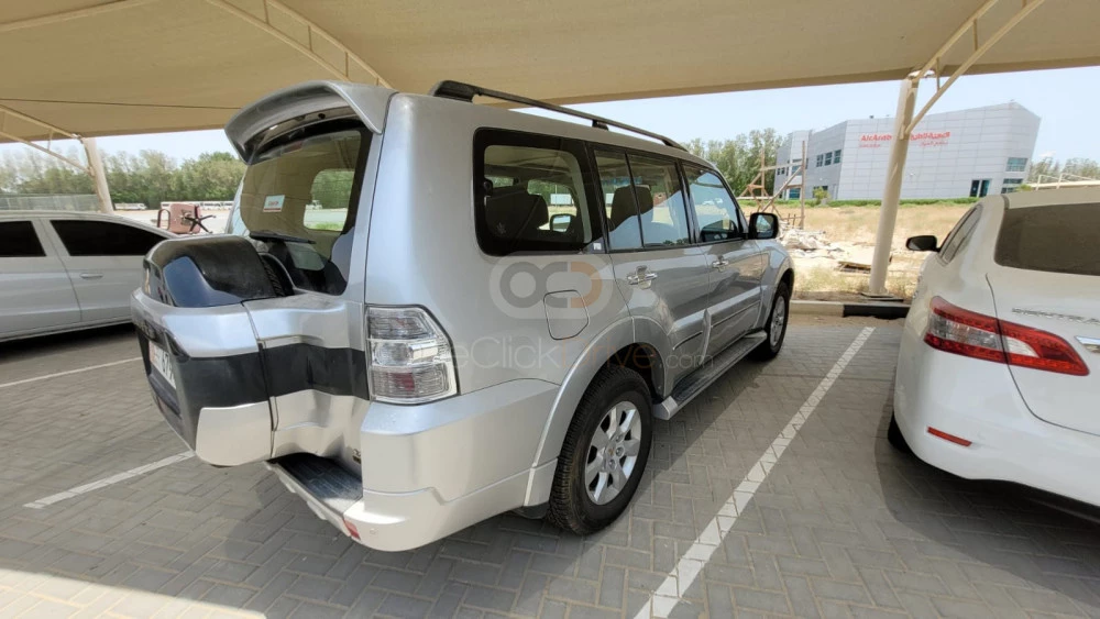 White Mitsubishi Pajero 2022 for rent in Abu Dhabi 7