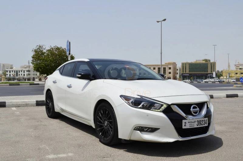 Blanco Nissan Maxima 2017 for rent in Ajman 1
