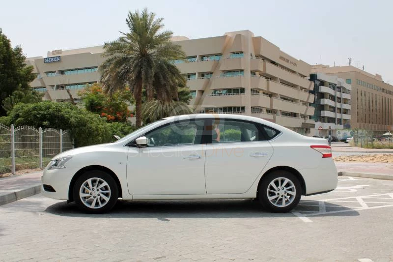 wit Nissan Sentra 2020 in Dubai 2
