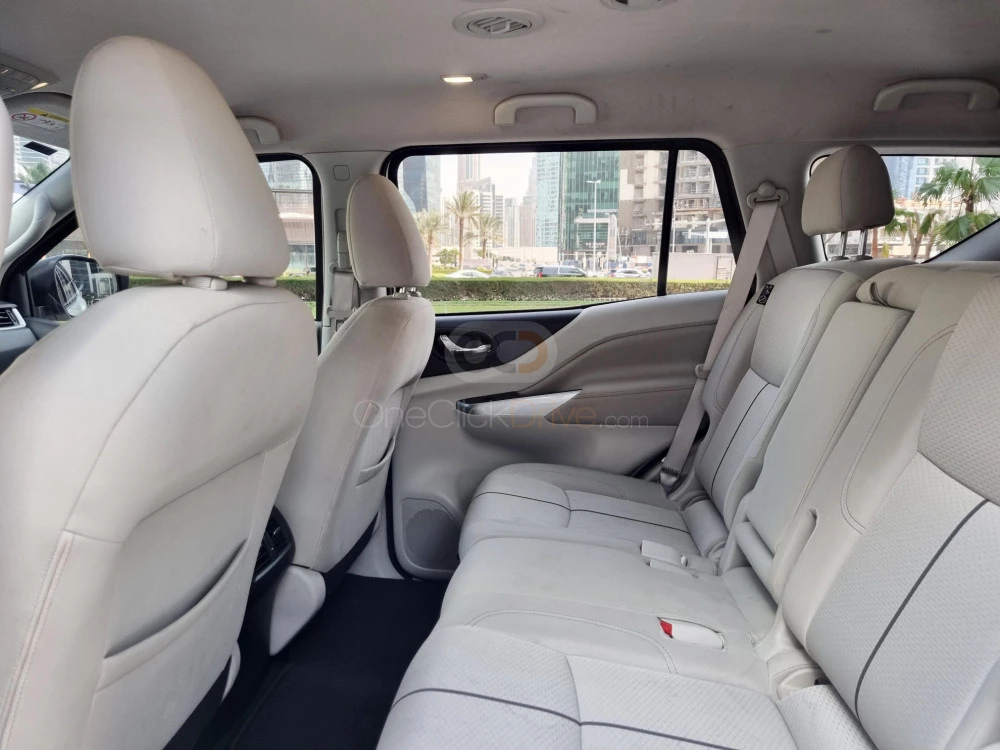White Nissan Xterra 2021 for rent in Abu Dhabi 7