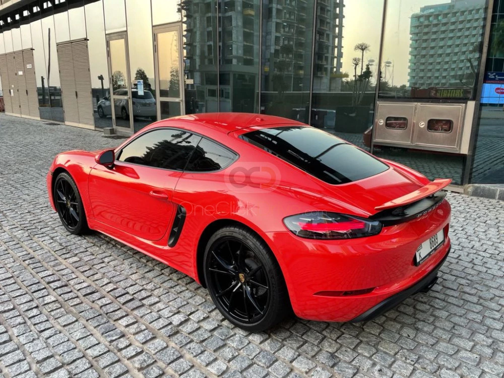Red Porsche 718 Cayman 2019 for rent in Dubai 10