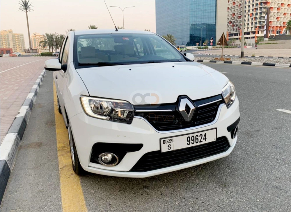 Blanco Renault Símbolo 2020 for rent in Dubai 1