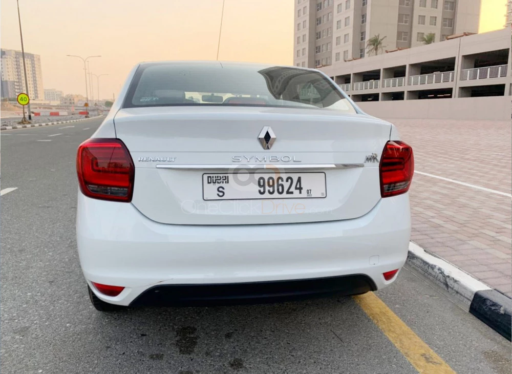Blanco Renault Símbolo 2020 for rent in Dubai 6