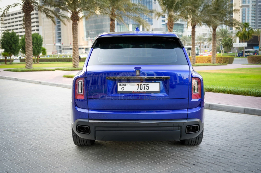 Blue Rolls Royce Cullinan Black Badge 2022 for rent in Dubai 13