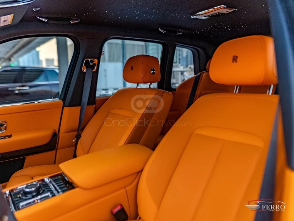 Black Rolls Royce Cullinan 2021 for rent in Dubai 3