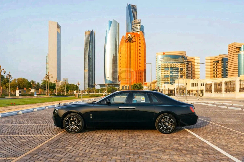 Black Rolls Royce Ghost Black Badge 2022 for rent in Dubai 10