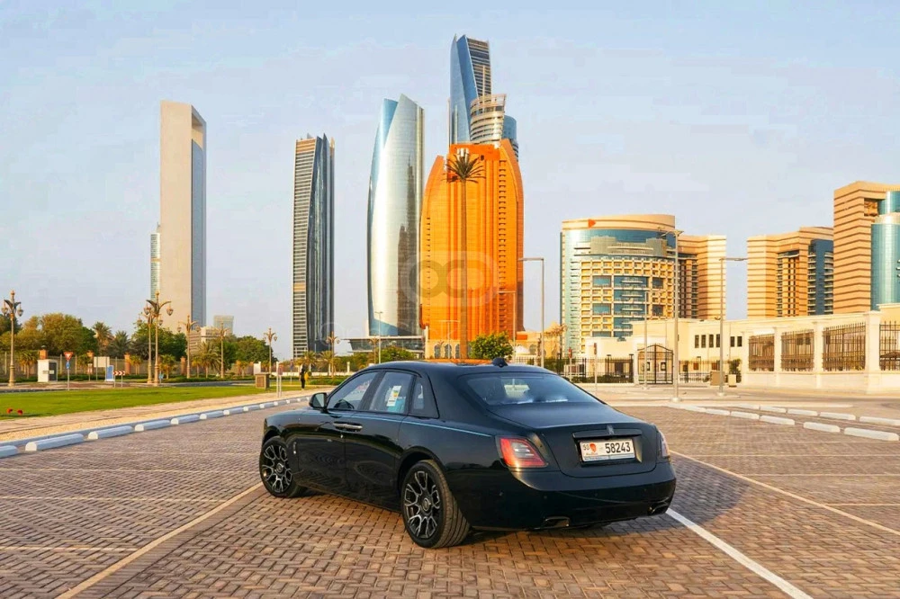 Black Rolls Royce Ghost Black Badge 2022 for rent in Dubai 6