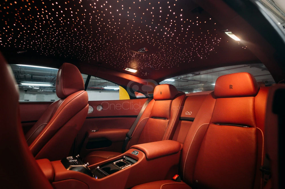 Bordeaux Rolls Royce Insigne de Spectre Noir 2019 for rent in Dubaï 6