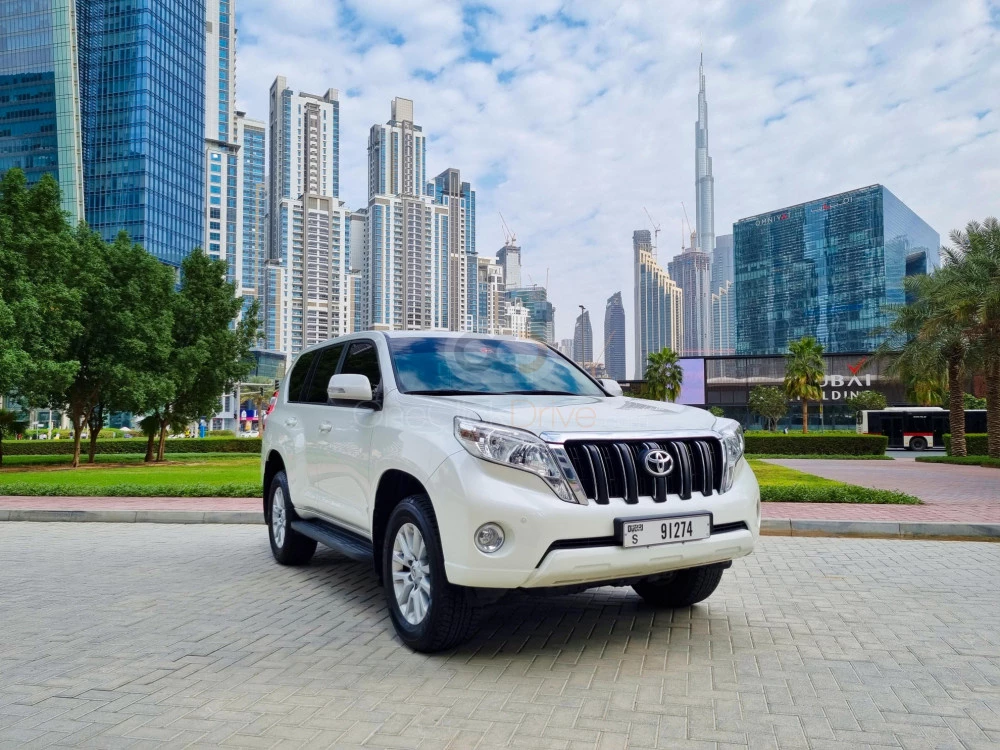 Blanco Toyota Prado 2017 for rent in Dubai 1