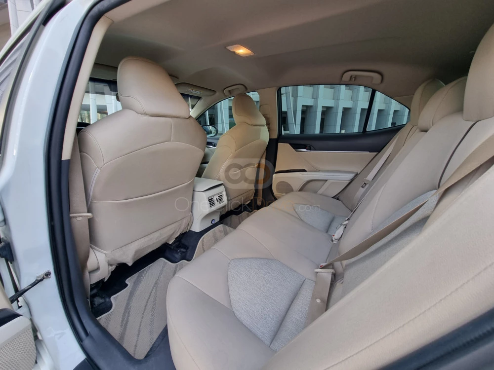 White Toyota Camry 2019 for rent in Abu Dhabi 8