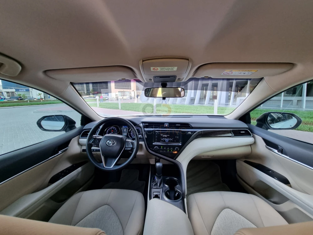 White Toyota Camry 2019 for rent in Abu Dhabi 6