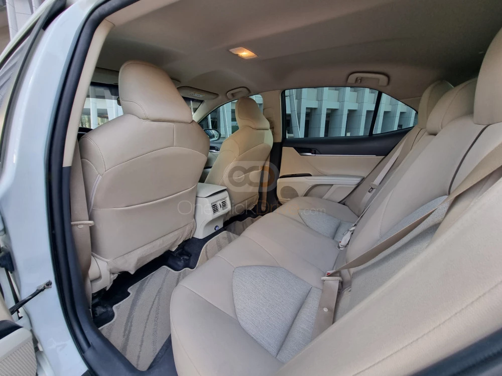 White Toyota Camry 2019 for rent in Abu Dhabi 7