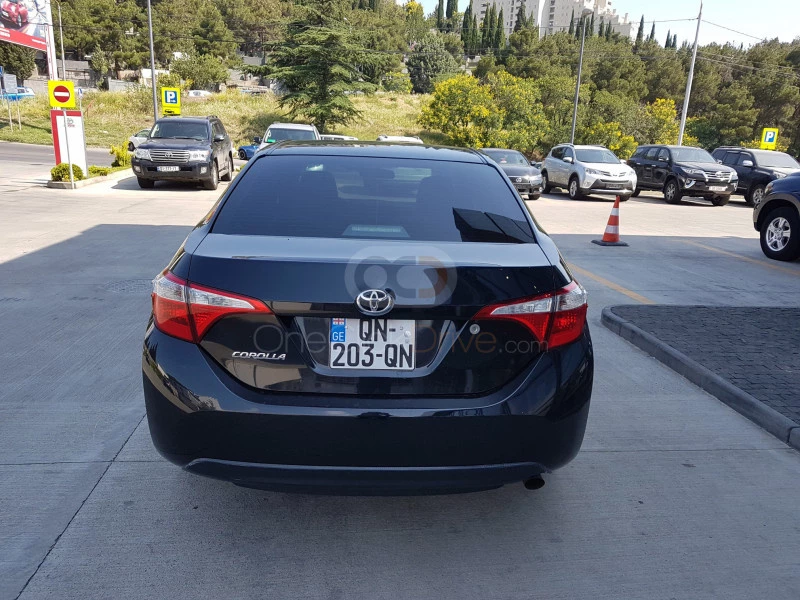 Black Toyota Corolla 2014 for rent in Tbilisi 4