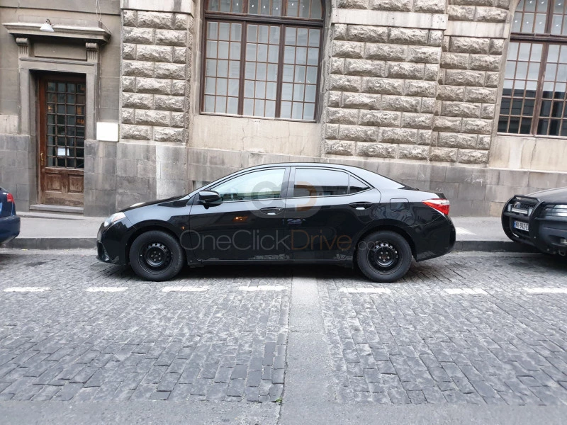 Black Toyota Corolla 2014 for rent in Tbilisi 7