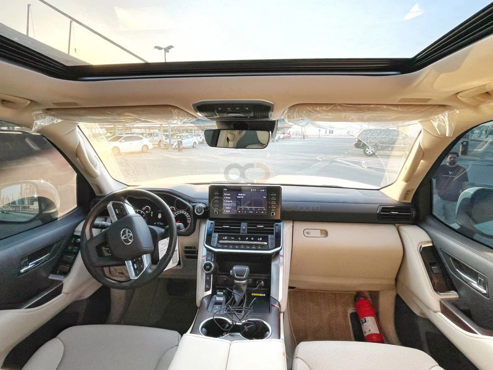 White Toyota Land Cruiser GXR V6 2022 for rent in Dubai 6