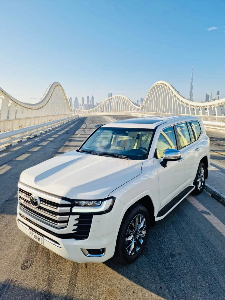 White Toyota Land Cruiser EXR V6 2022 for rent in Dubai 6
