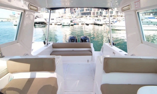 35 Feet Sightseeing Boat  Rentals in Dubai