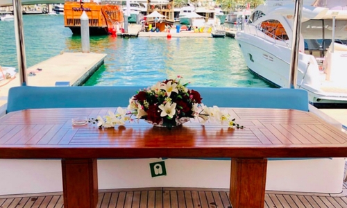 77 Feet Luxury Yacht  Price in Dubai -  Hire Dubai - 77 Feet Luxury Yacht Rentals